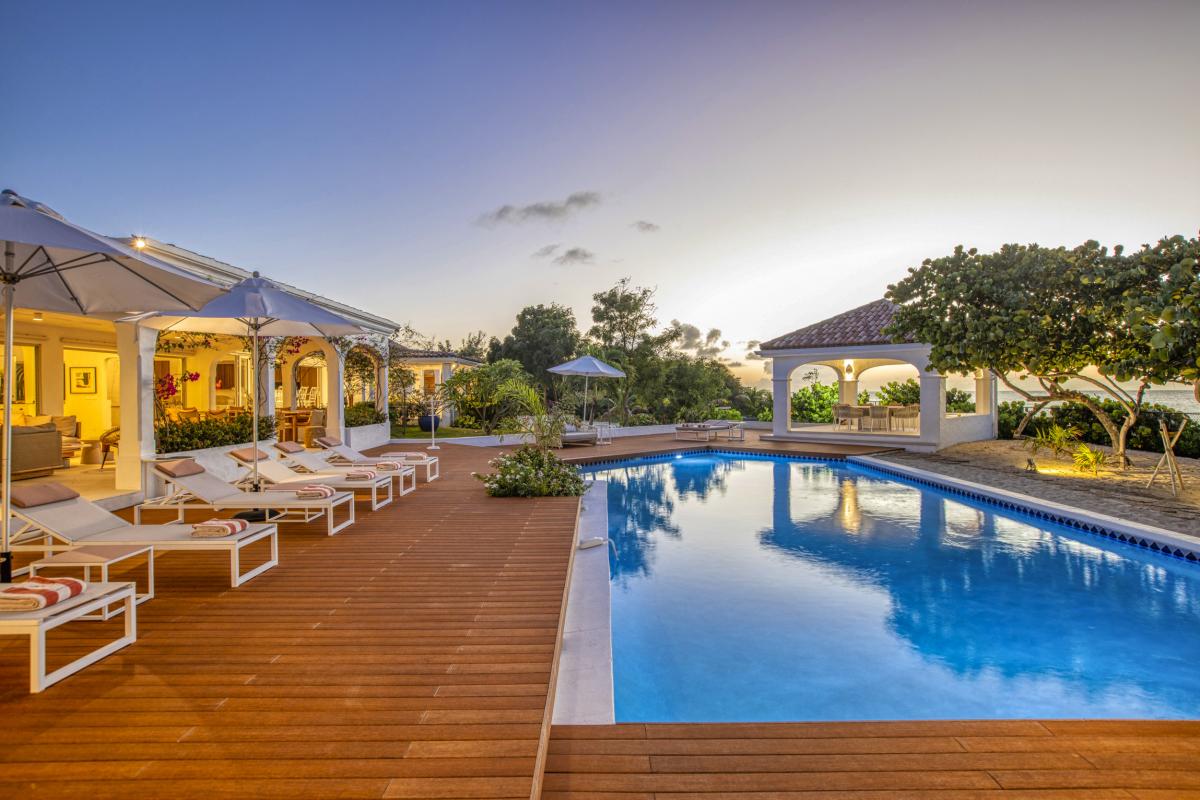 49 Location villa Terres Basses Saint Martin_piscine couche de soleil